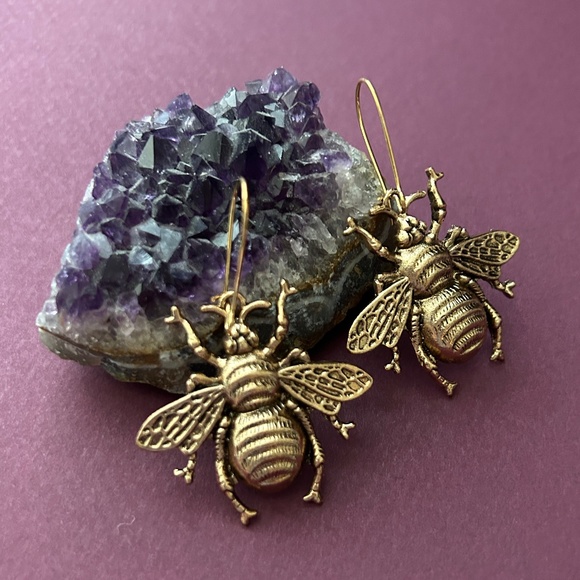 Anthropologie Jewelry - New Queens Night Out Antique Gold Alloy Fun Fashion Jewelry Bee Earrings